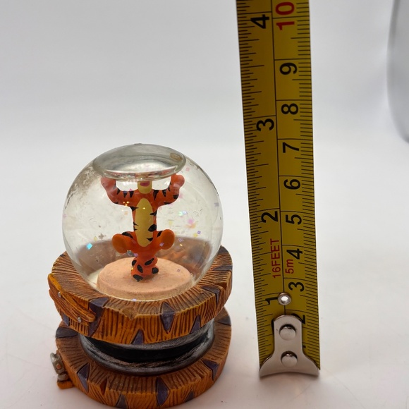 Disney WDW Parks Winnie the Pooh and Friends Tigger Spring Mini Water Snow Globe - Picture 8 of 9